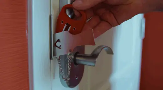 Safety lock – Încuietoare de siguranță 02